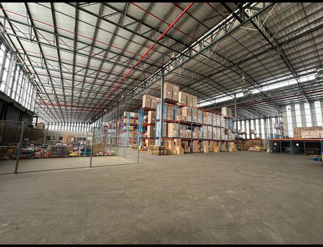 7,625M² WAREHOUSE TO LET IN NORTH RIDING